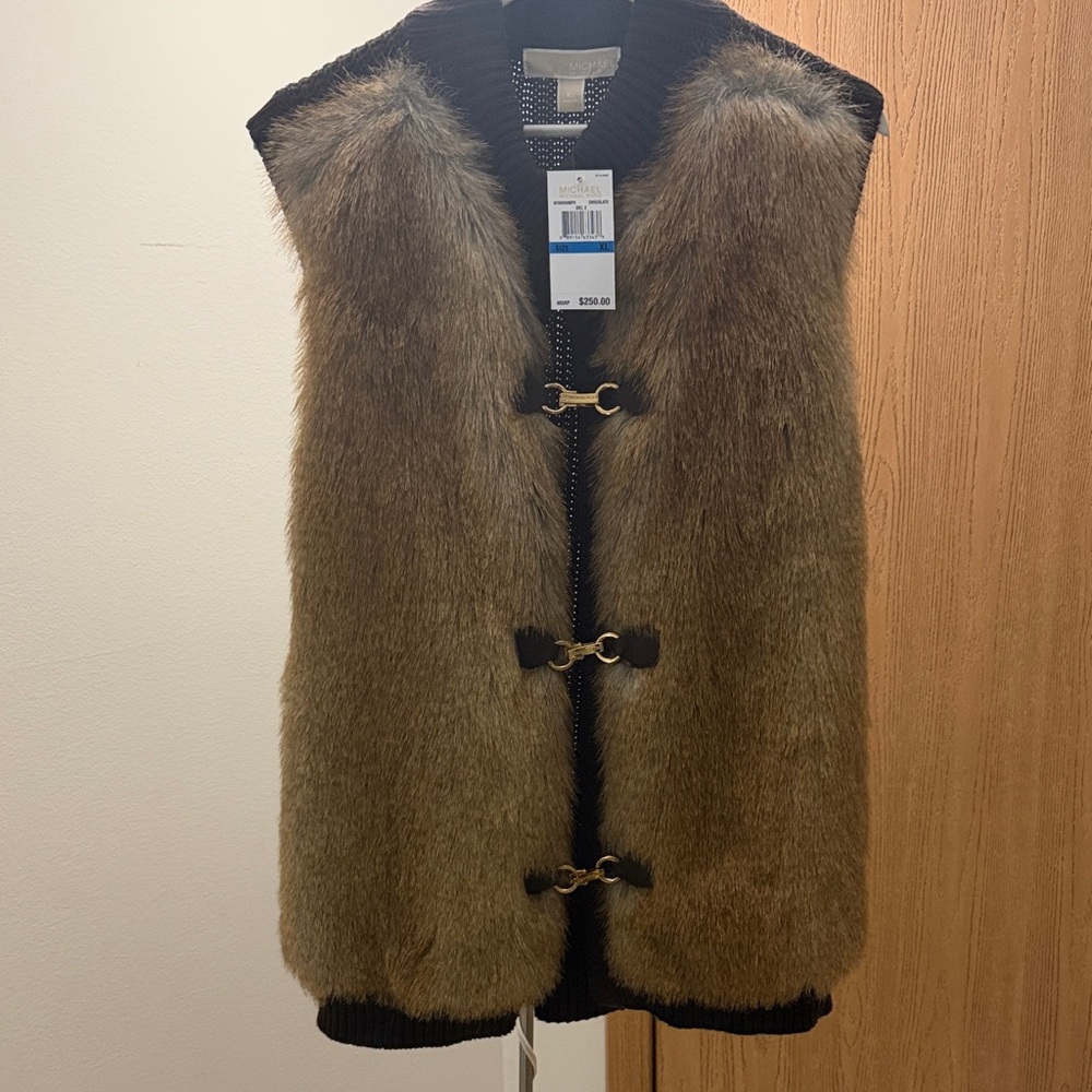 New !!! Michael Kors size XL FITS L Brown Faux Fur Vest with Toggle Closures